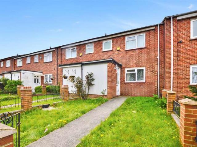 Cottage for sale in Slough