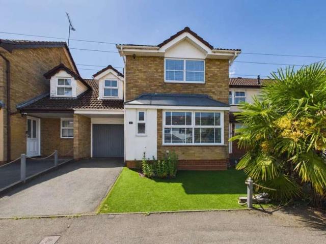 Cottage for sale in Bramingham Park, Luton