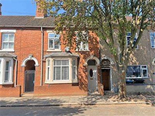 Cottage for sale in New Bilton