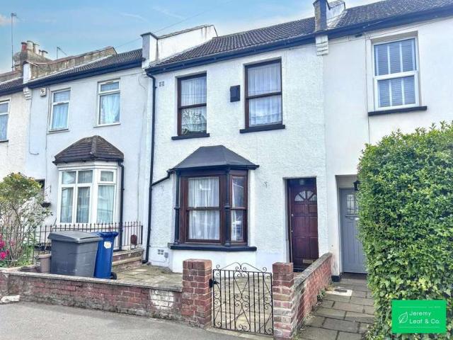 Cottage for sale in North Finchley, Greater London