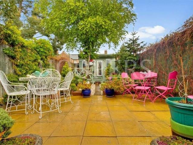 Cottage for sale in Greater London