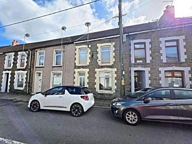 Cottage for sale in Pontypridd, Wales