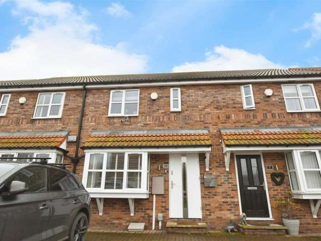 Cottage for sale in Marfleet, Hull