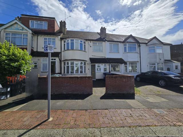 Cottage for sale in Brent Cross, Greater London