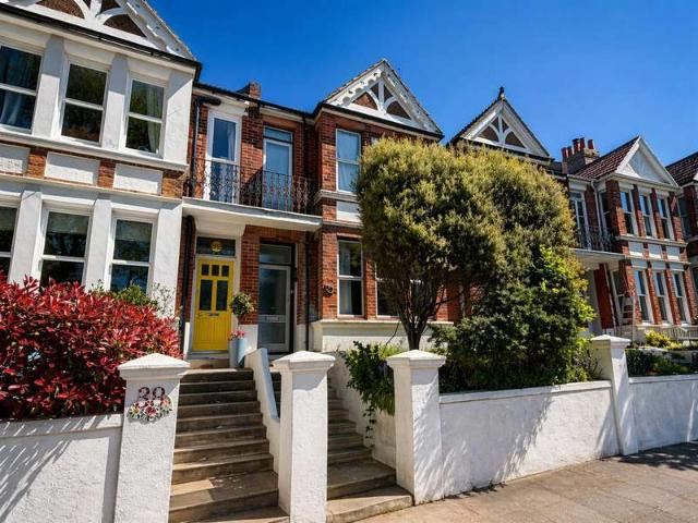 Cottage for sale in Queen's Park, Brighton & Hove