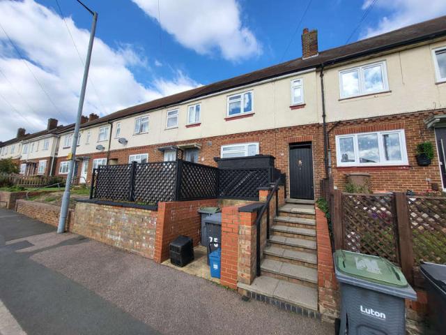 Cottage for sale in Stopsley, Luton