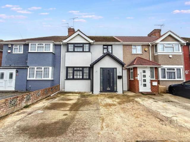 Cottage for sale in Yeading, Greater London