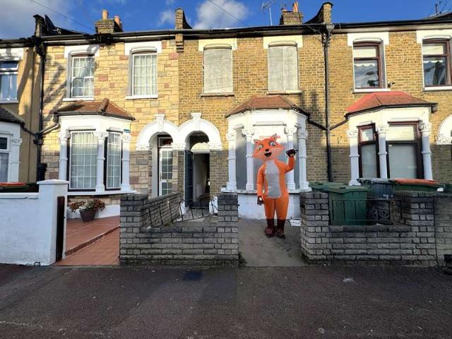 Cottage for sale in Upton Park, Greater London