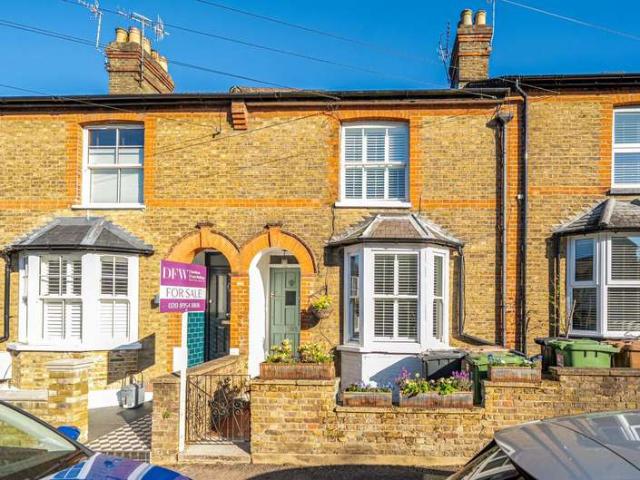 Cottage for sale in Bushey