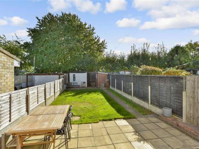 Cottage for sale in Chatham