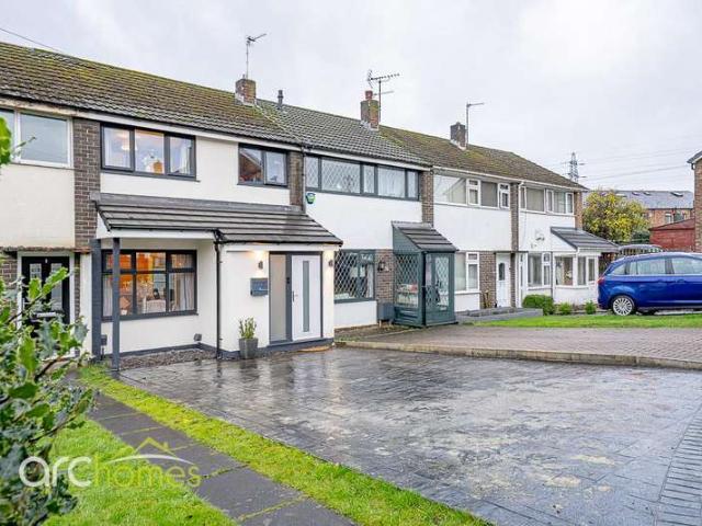 Cottage for sale in Howe Bridge, Wigan