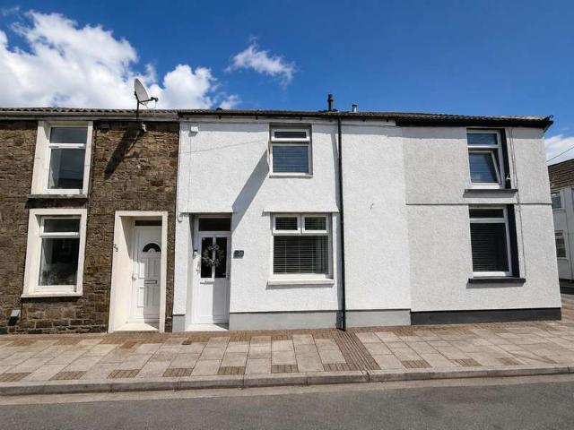 Cottage for sale in Robertstown, Trecynon
