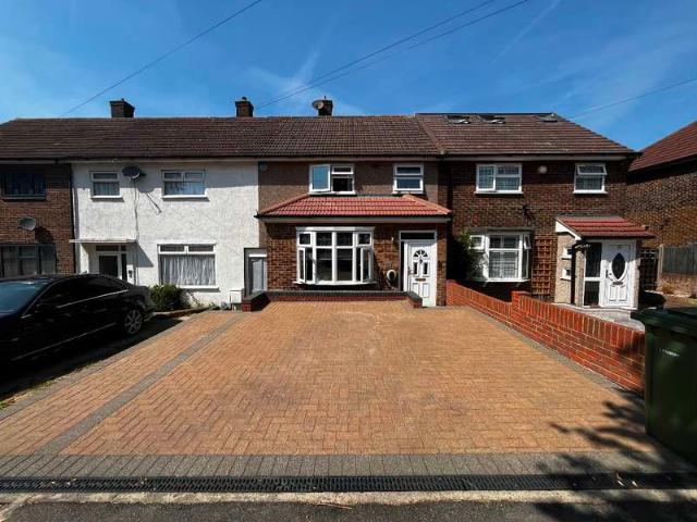 Cottage for sale in Harold Hill, Greater London