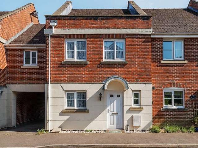 Cottage for sale in Horsham, West Sussex