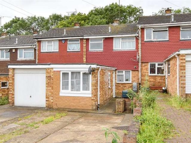 Cottage for sale in Strood