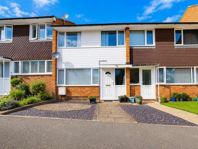 Cottage for sale in Tring Wharf, Dacorum