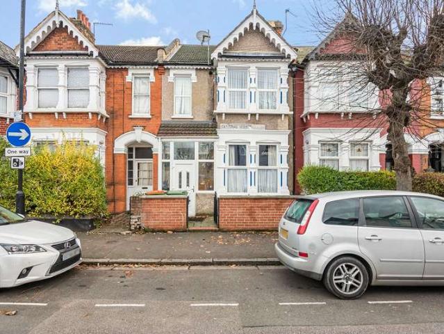 Cottage for sale in Plashet, Greater London