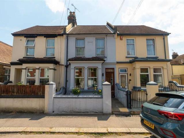 Cottage for sale in Frindsbury