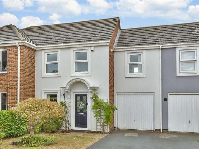 Cottage for sale in Sittingbourne, Swale