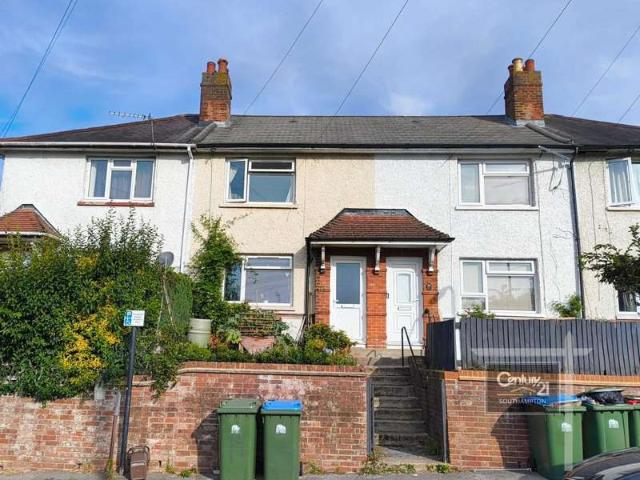 Cottage for rent in Maybush, City Of Southampton