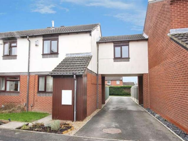 Cottage for sale in Whinmoor, West Yorkshire
