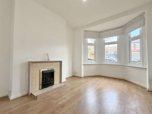 Cottage for rent in Scotch Estate, Greater London