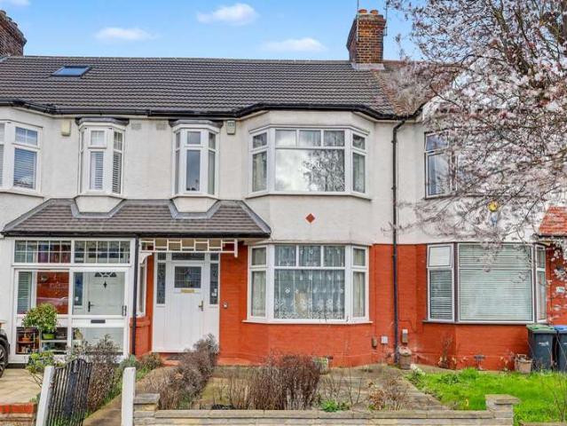 Cottage for sale in Bowes, Greater London