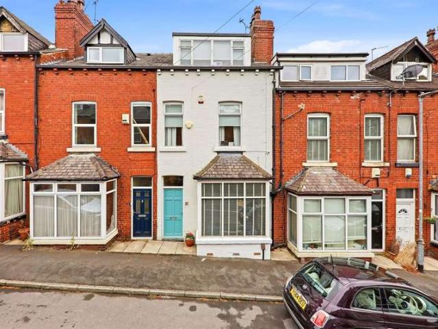 Cottage for sale in Meanwood, West Yorkshire