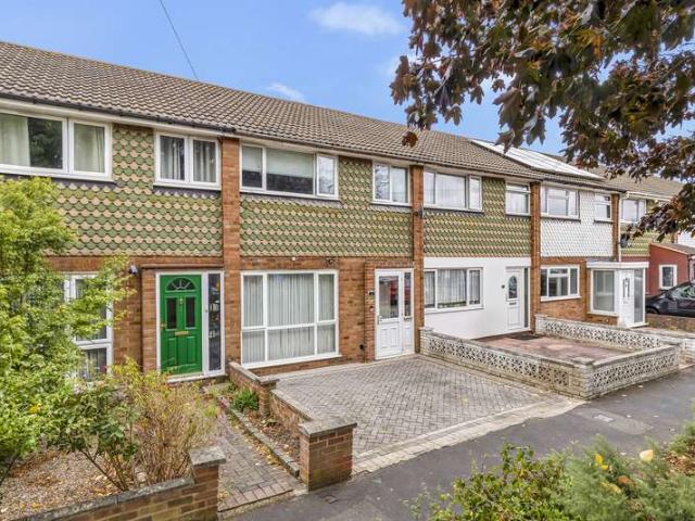 Cottage for sale in London Borough of Havering, Greater London