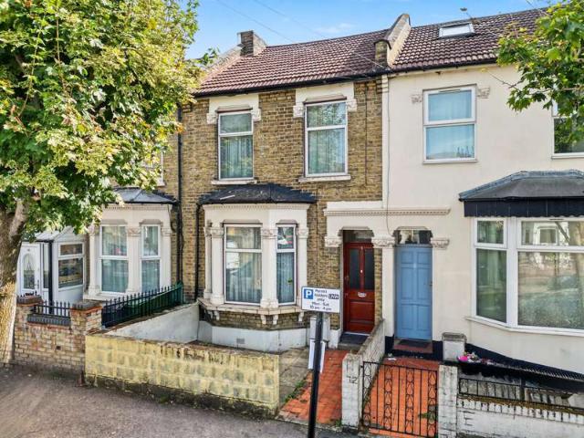 Cottage for sale in London Borough of Waltham Forest, Greater London