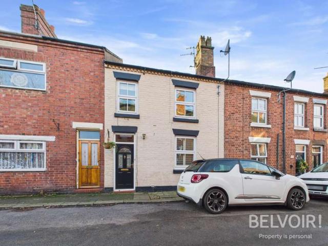 Cottage for sale in Stone, Baswich