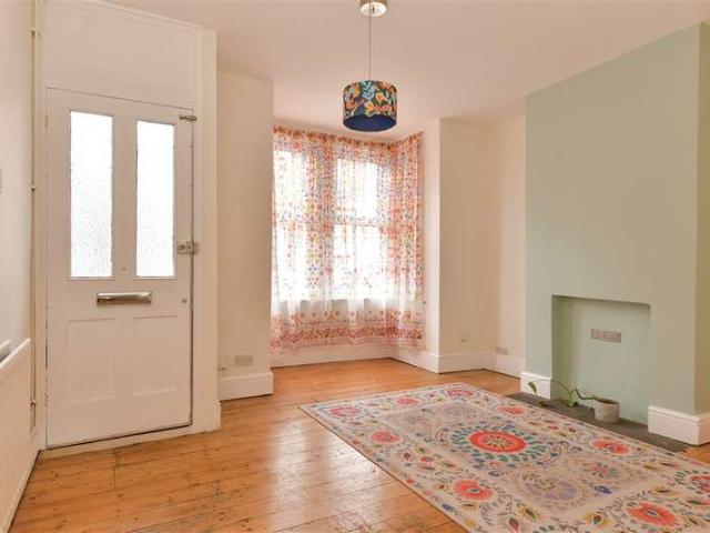Cottage for sale in Troy Town, Rochester