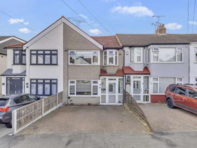 Cottage for sale in London Borough of Havering, Greater London