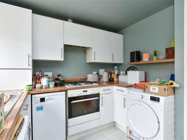 Cottage for sale in Westwood, Acol