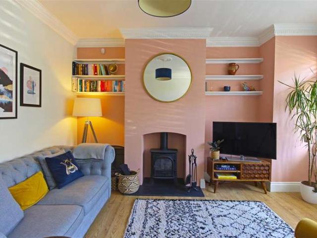 Cottage for sale in London Borough of Croydon, Purley