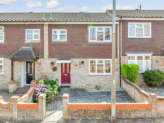 Cottage for sale in Gidea Park, Greater London