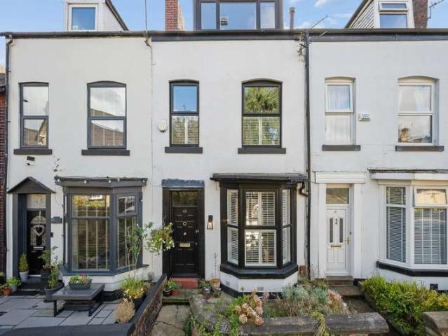 Cottage for sale in Dunscar, Bolton
