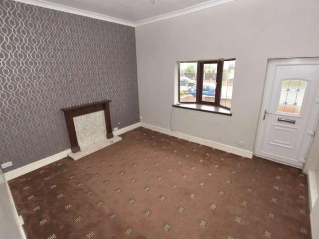 Cottage for sale in Featherstone, North Featherstone