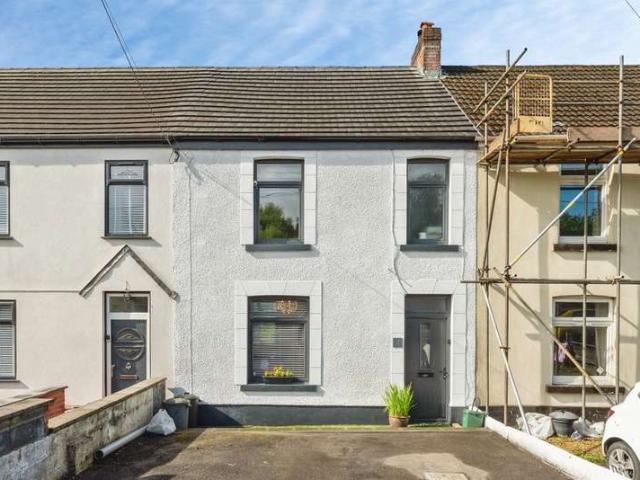 Cottage for sale in Gorseinon, Wales