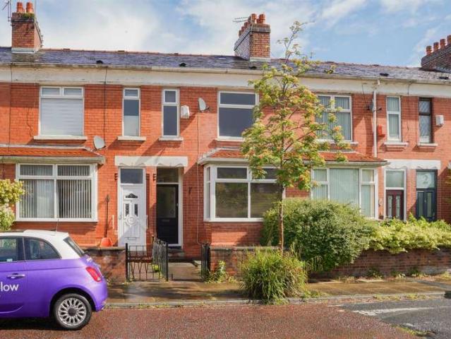 Cottage for sale in Old Trafford, Trafford Park