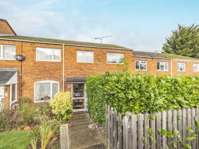 Terraced House for sale in Windsor, Dedworth