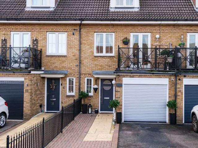 Cottage for sale in Gillingham
