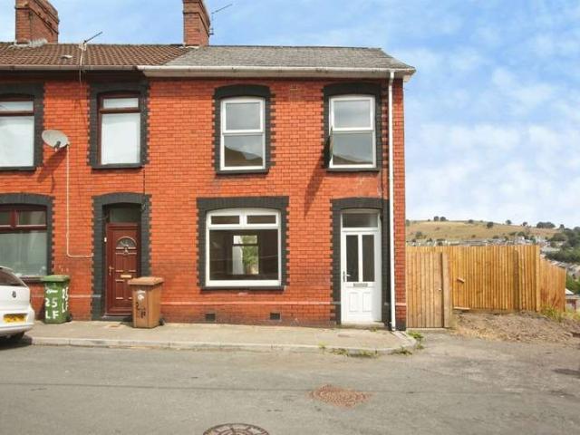 Cottage for sale in Abertridwr, Wales