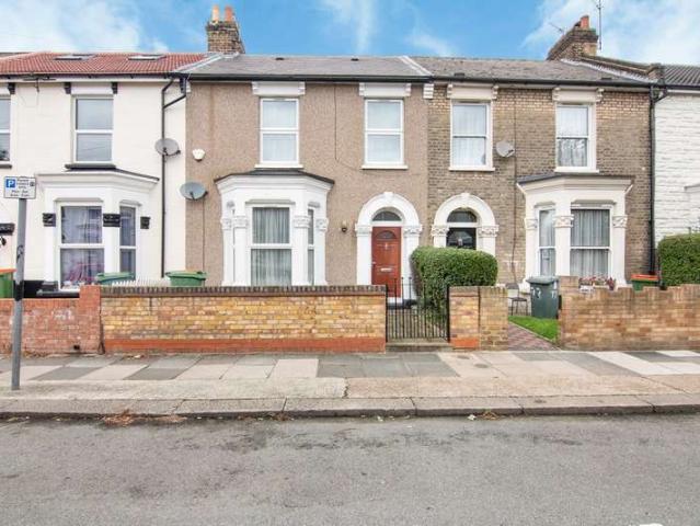 Cottage for sale in London Borough of Newham, Greater London