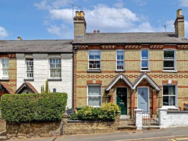 Cottage for sale in St Albans, Five Acres