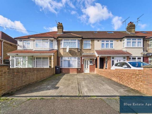 Cottage for sale in London Borough of Hounslow, Greater London
