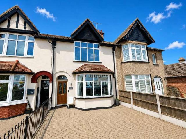 Cottage for sale in Alton Barnes, Essex