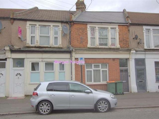 Terraced House for sale in East Ham, Plashet