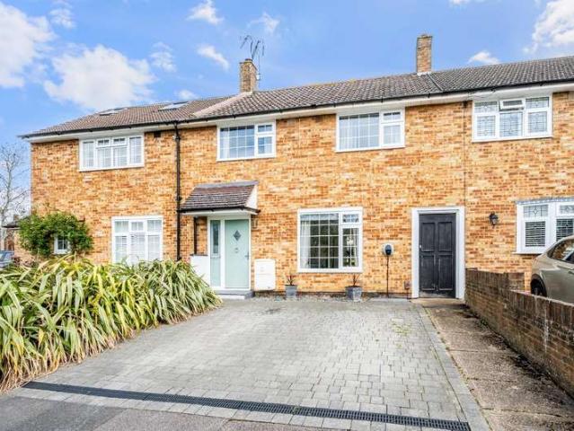 Cottage for sale in Red Hill, Surrey