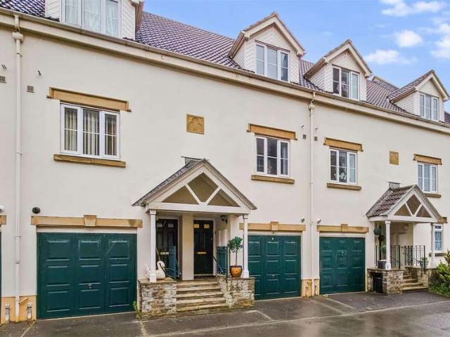 Townhouse for sale in Weston-super-mare, North Somerset
